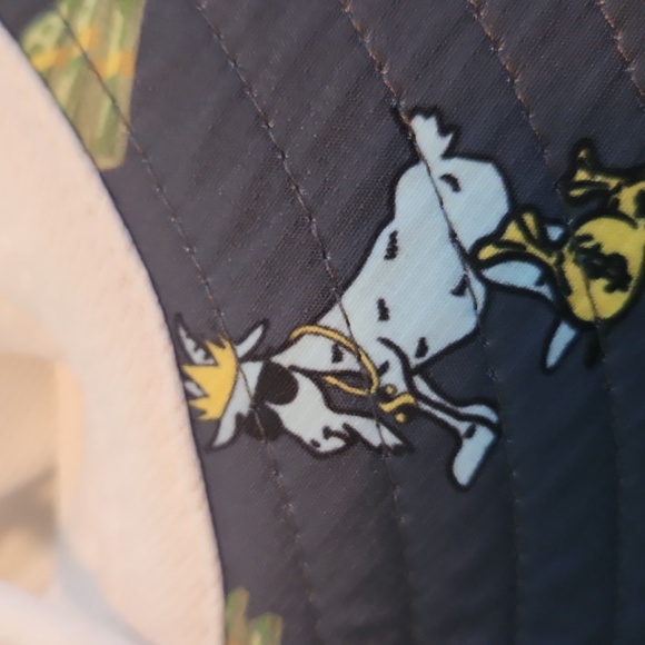 The GOAT USA OG Bucket Hat-  Chuck the GOAT - Brand New- white - Picture 4 of 5